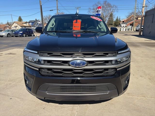 Used 2024 Ford Expedition XLT image 13
