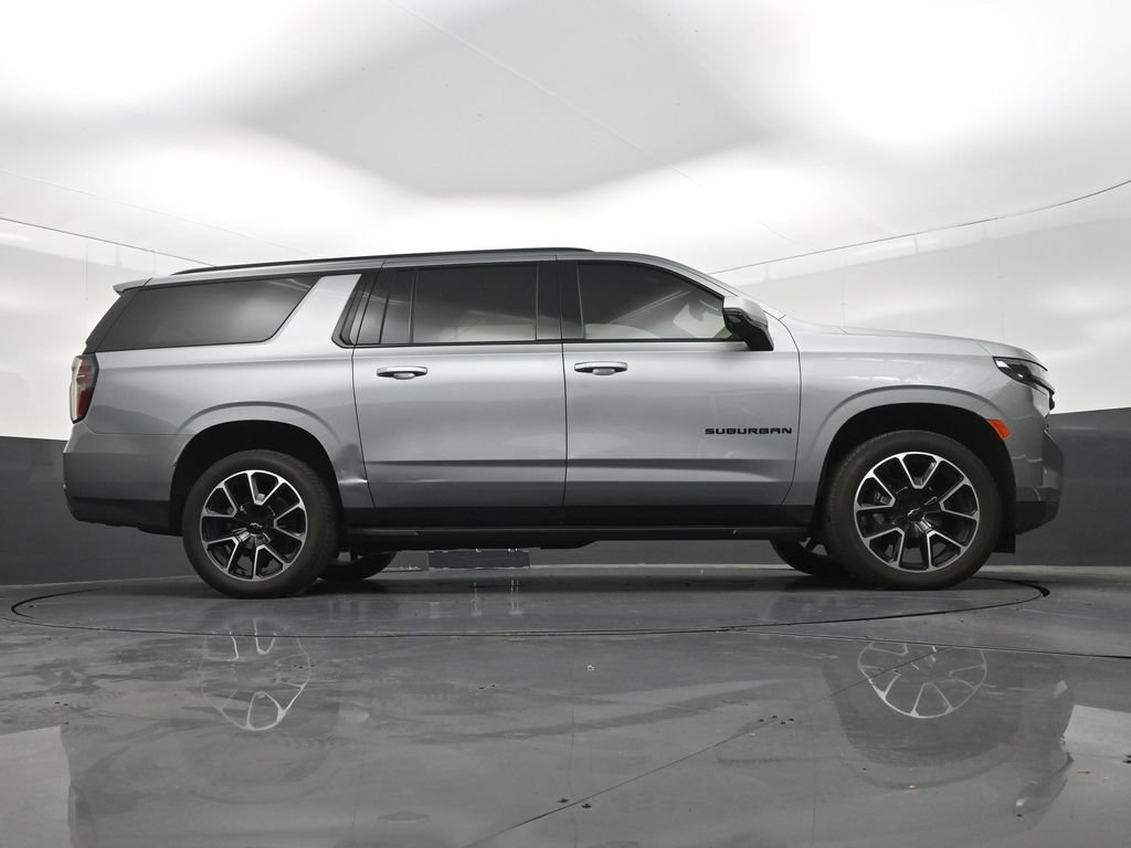 Used 2024 Chevrolet Suburban RST w/ Luxury Package RWD image 30