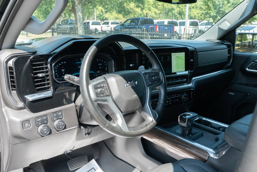 Used 2023 Chevrolet Silverado 1500 LT Trail Boss w/ LT Trail Boss Premium Package AWD/4WD image 24