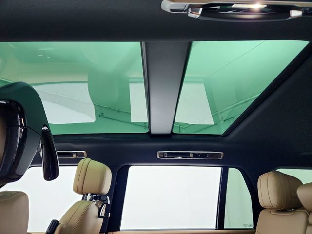 New 2026 Land Rover Range Rover Long Wheelbase SE AWD/4WD image 18