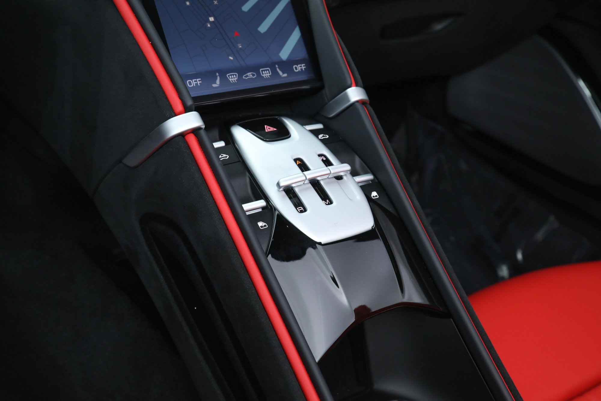 Certified 2026 Ferrari Roma Spider RWD image 33