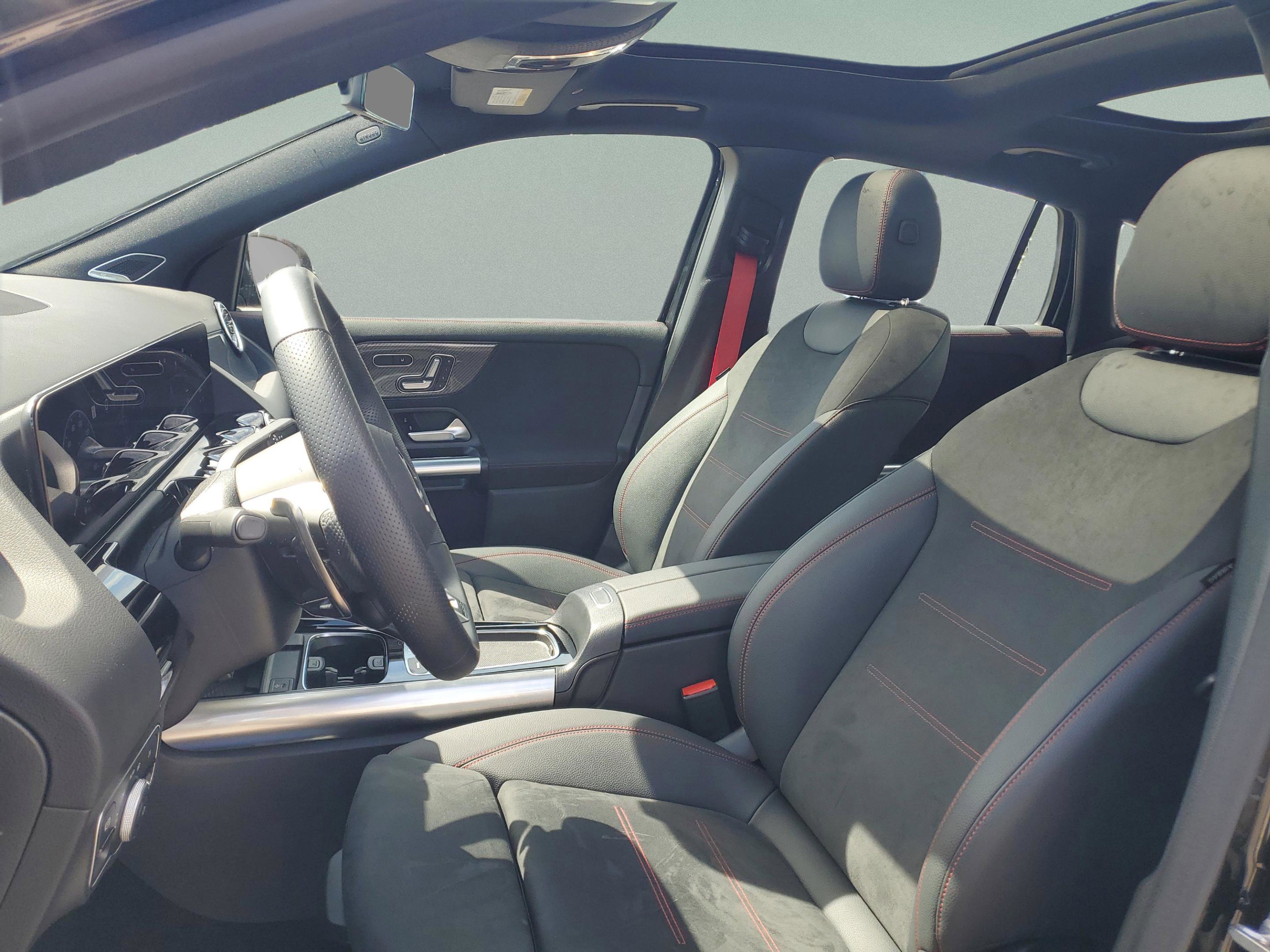 Certified 2025 Mercedes-Benz GLA 35 AMG 4MATIC image 22