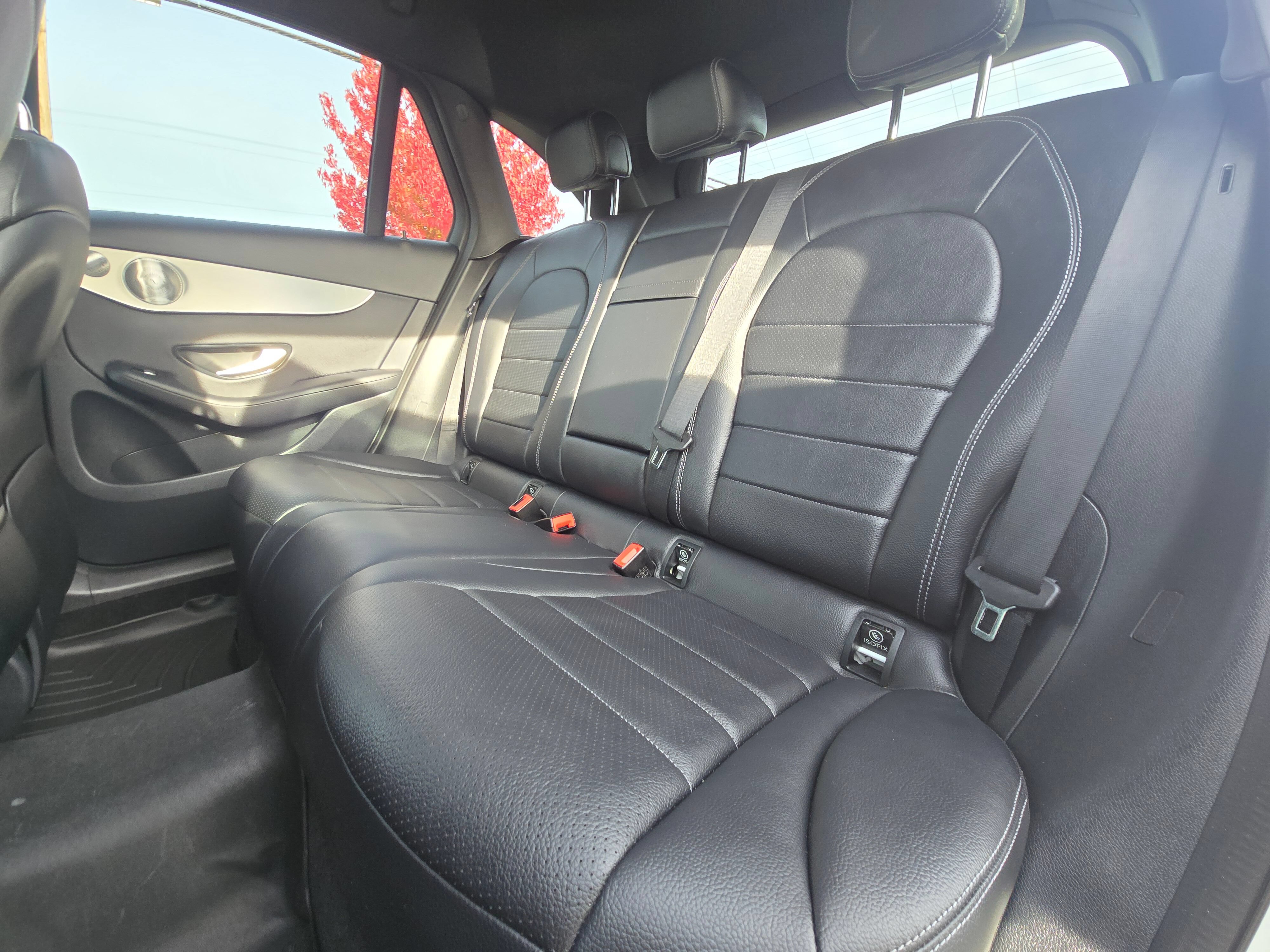 Used 2019 Mercedes-Benz GLC 300 4MATIC image 17