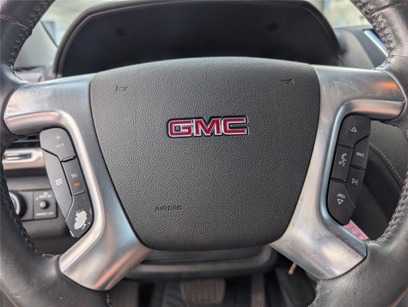 Used 2014 GMC Acadia SLE FWD image 21