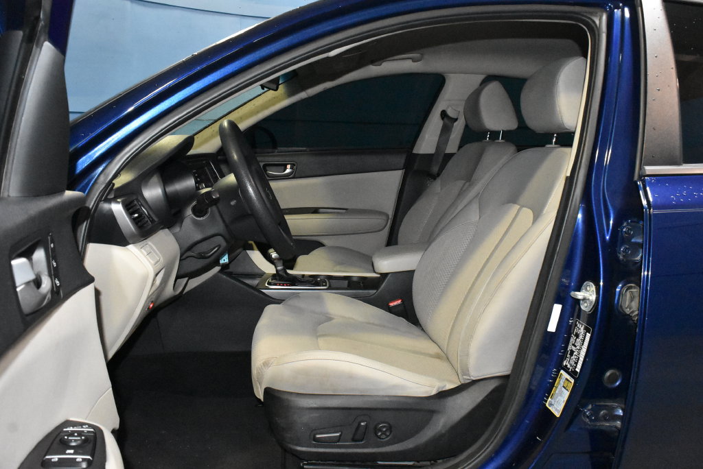 Used 2017 Kia Optima LX w/ Driver Convenience Package FWD image 7