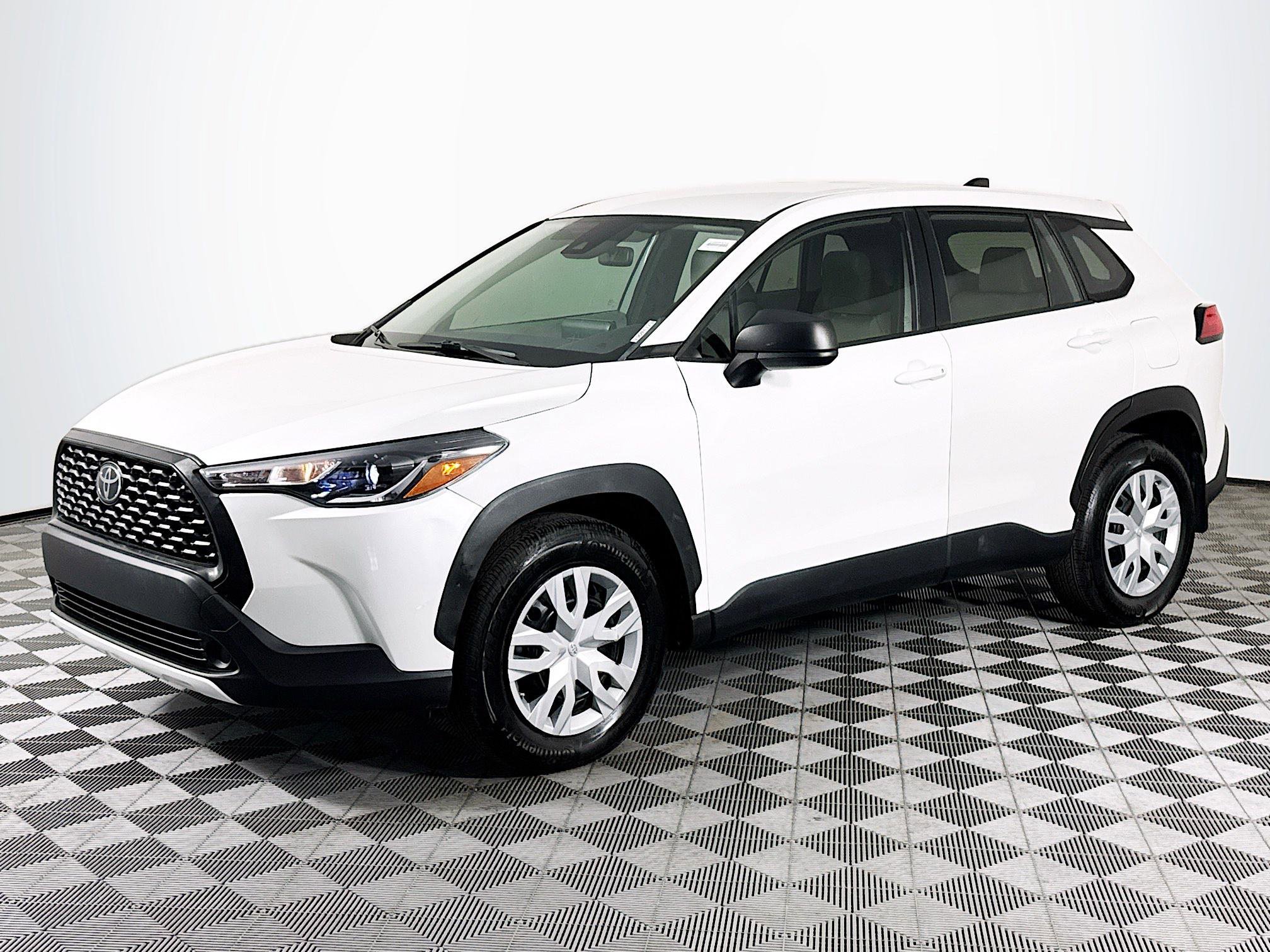 Used 2022 Toyota Corolla Cross L image 4