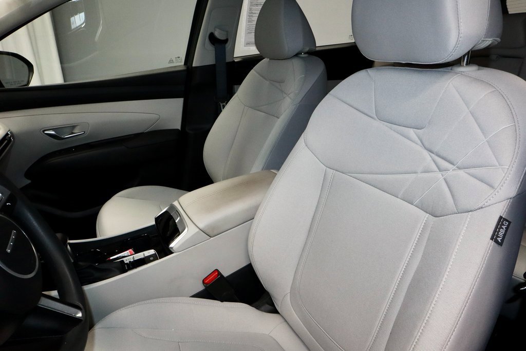 Used 2025 Hyundai Tucson SE image 24