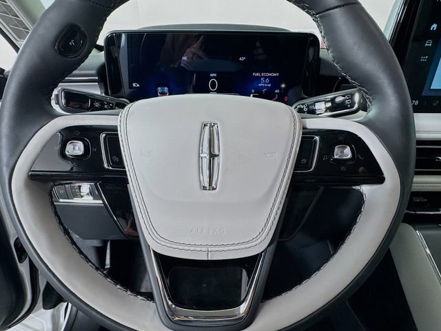 New 2026 Lincoln Aviator AWD image 11