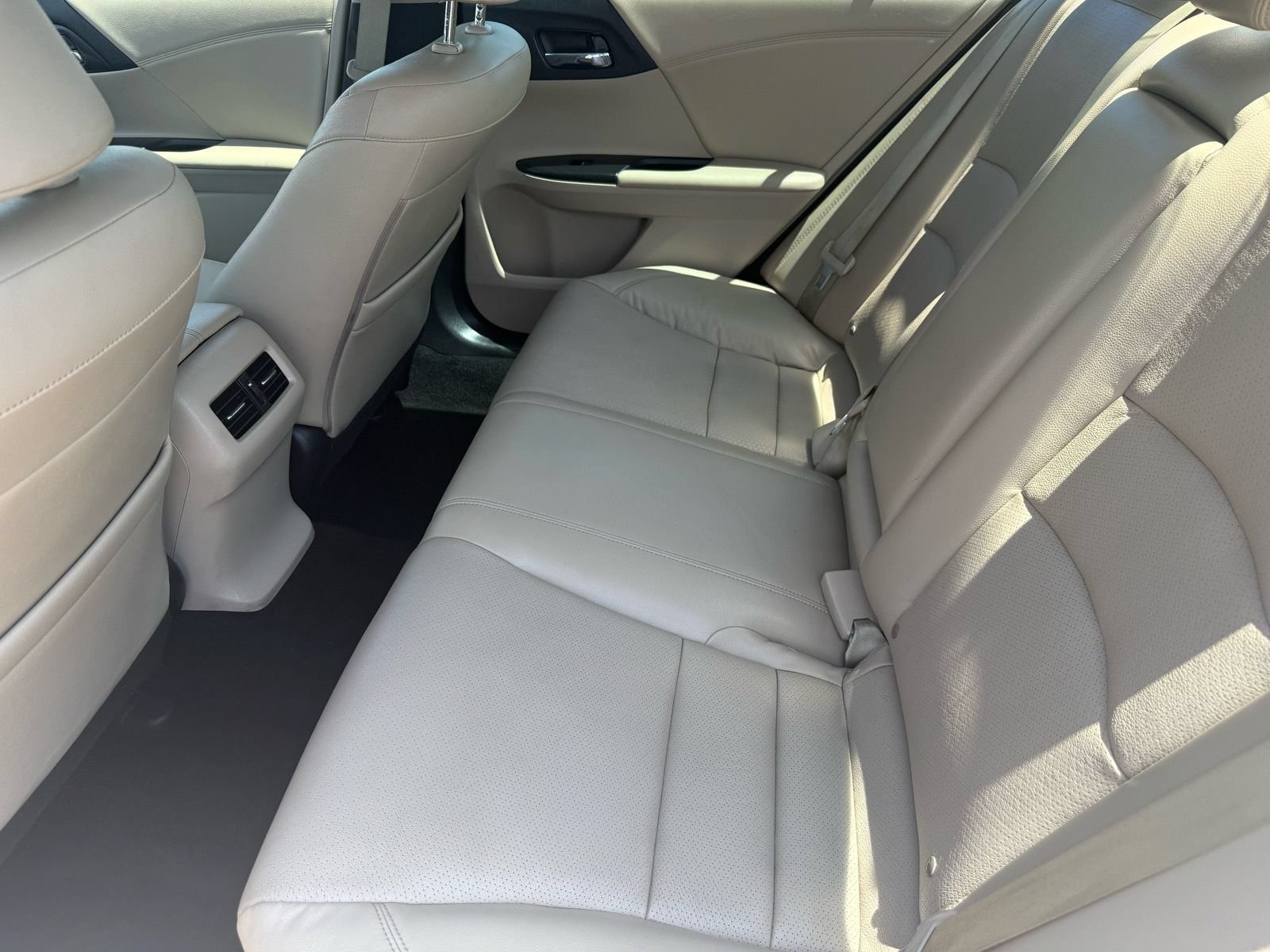 Used 2015 Honda Accord EX-L image 25