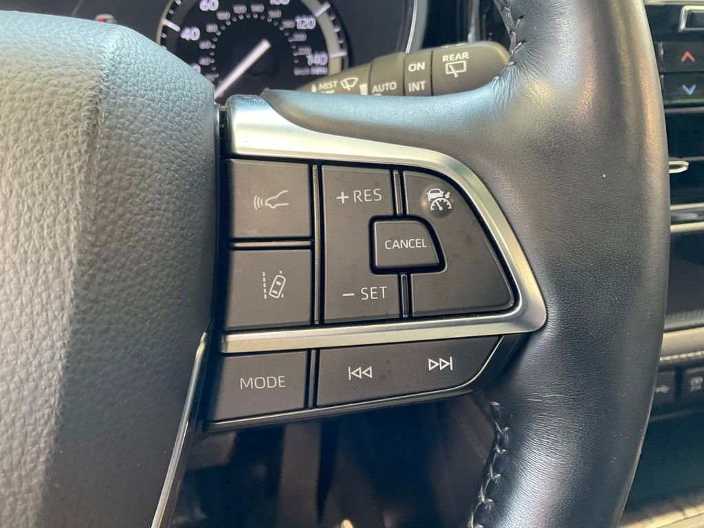 Used 2021 Toyota Highlander Platinum image 13