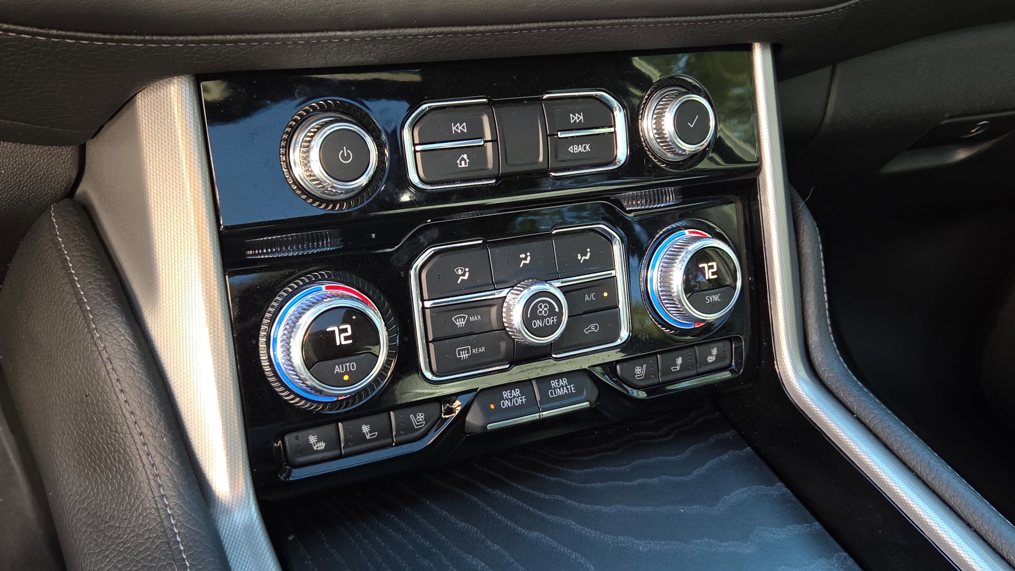 Used 2021 GMC Yukon Denali w/ Denali Premium Package image 19