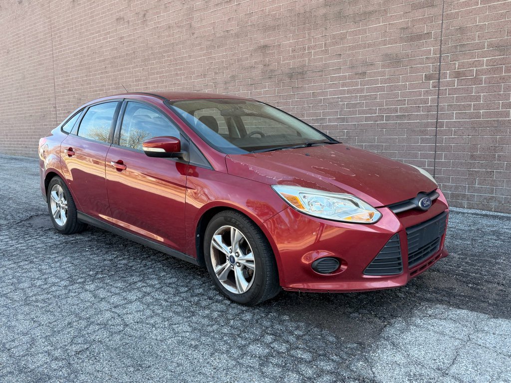 Used 2014 Ford Focus SE w/ SE Winter Package FWD image 13
