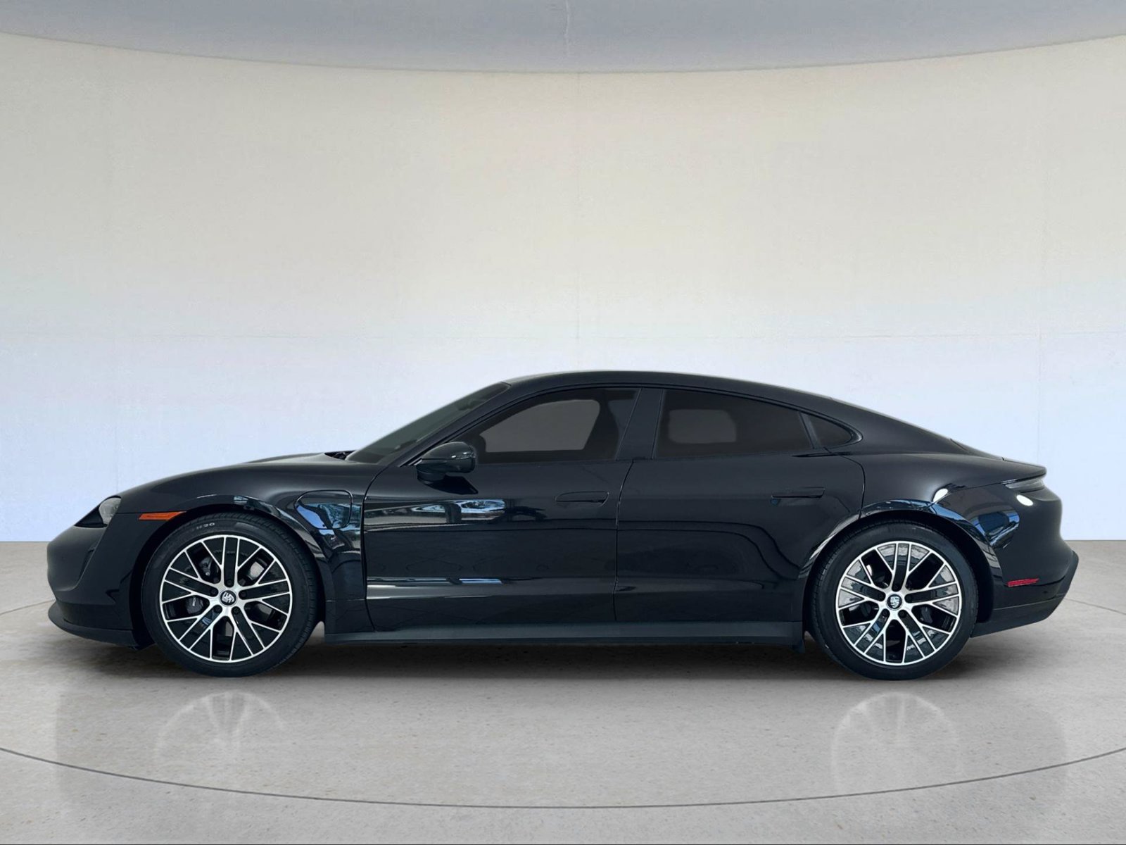 Certified 2024 Porsche Taycan w/ Premium Package RWD image 2