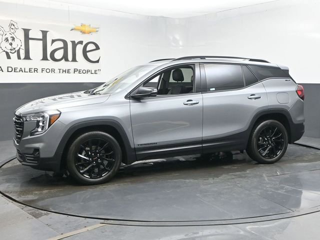 Used 2023 GMC Terrain SLT w/ Tech Package FWD image 32