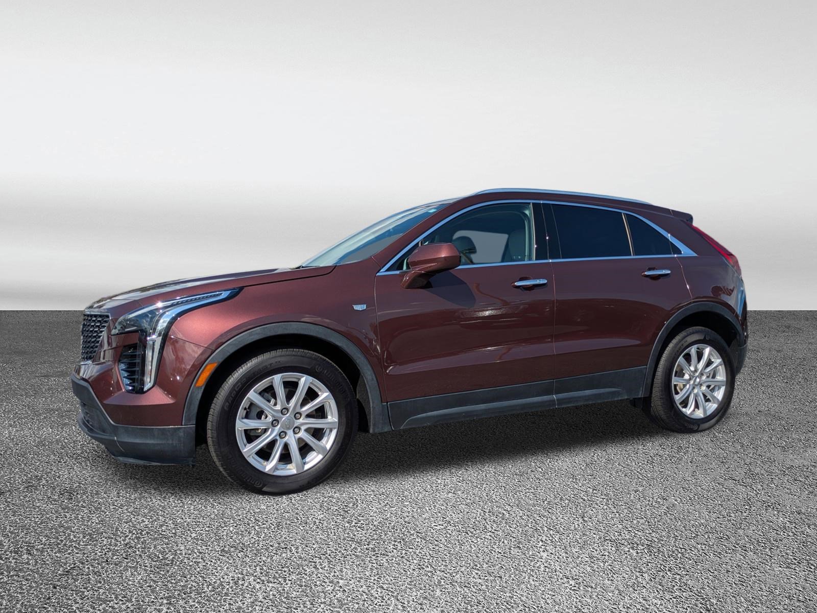 Used 2023 Cadillac XT4 Luxury w/ Cold Weather Package image 1