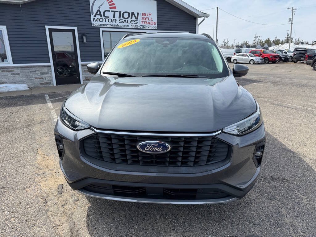 Used 2024 Ford Escape SE w/ Class II Trailer Tow Package FWD image 8