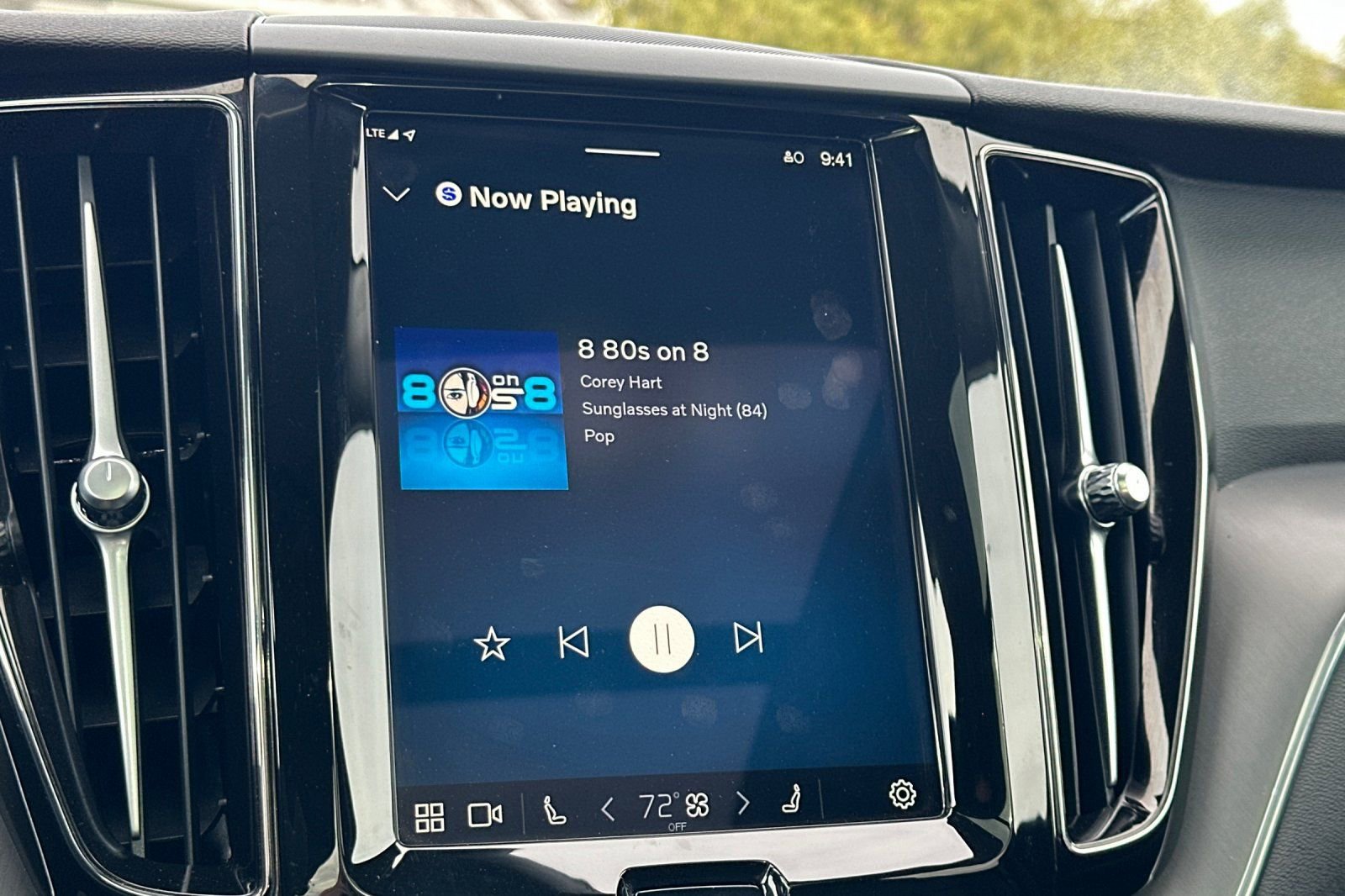 Certified 2024 Volvo XC60 B5 Core image 21