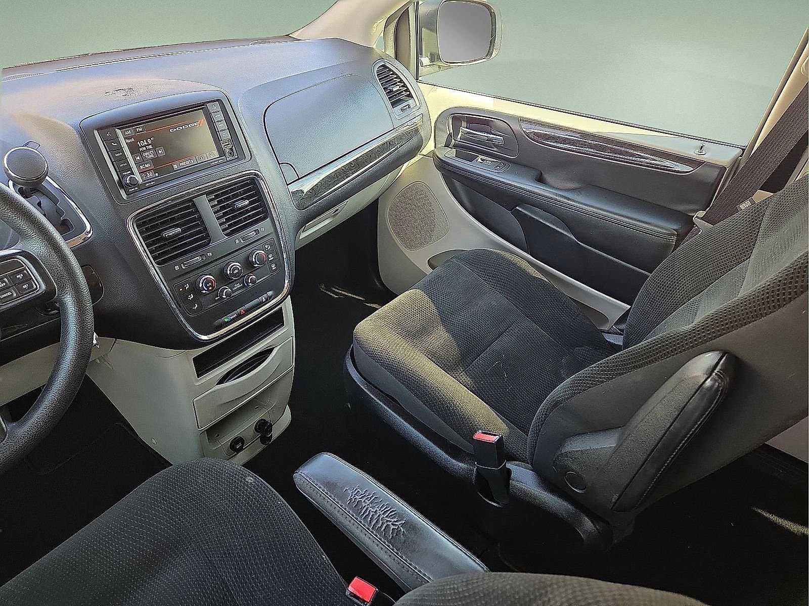 Used 2019 Dodge Grand Caravan SE image 12