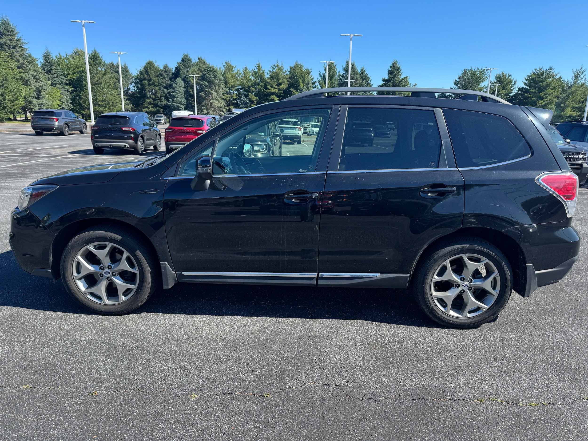 Used 2018 Subaru Forester 2.5i Touring AWD/4WD image 2