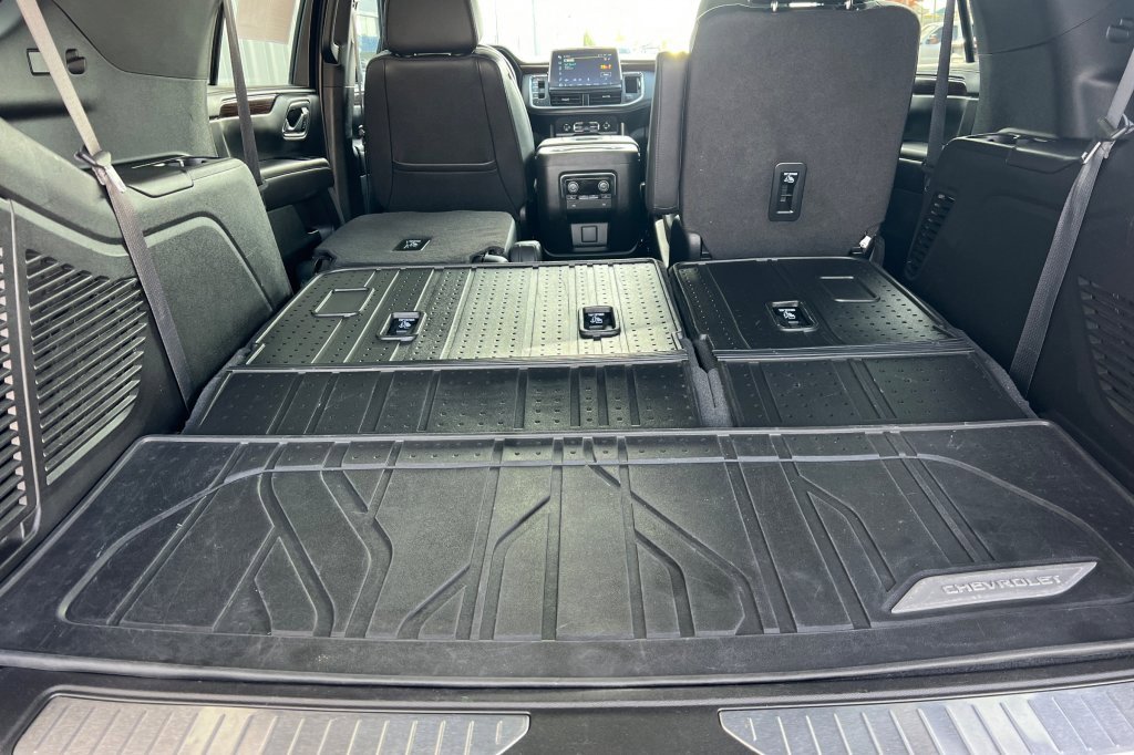 Used 2023 Chevrolet Tahoe High Country w/ Premium Package 2 image 13