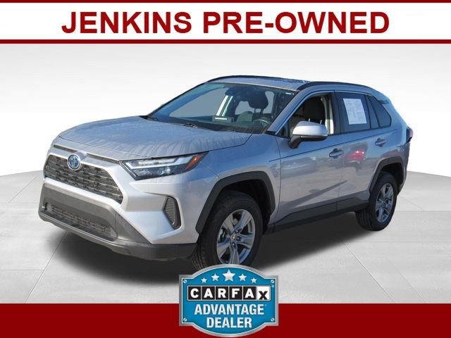 Used 2022 Toyota RAV4 XLE w/ Convenience Package AWD/4WD image 1