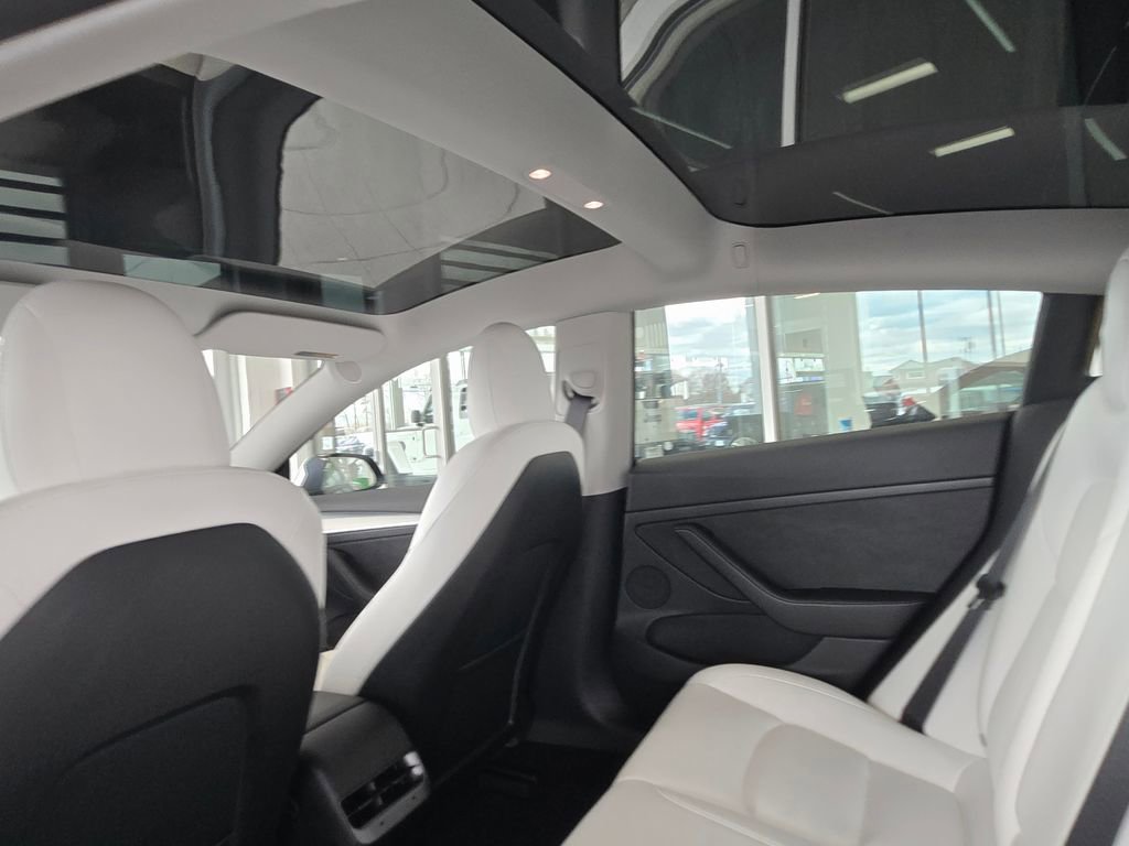 Used 2022 Tesla Model 3 Long Range image 21