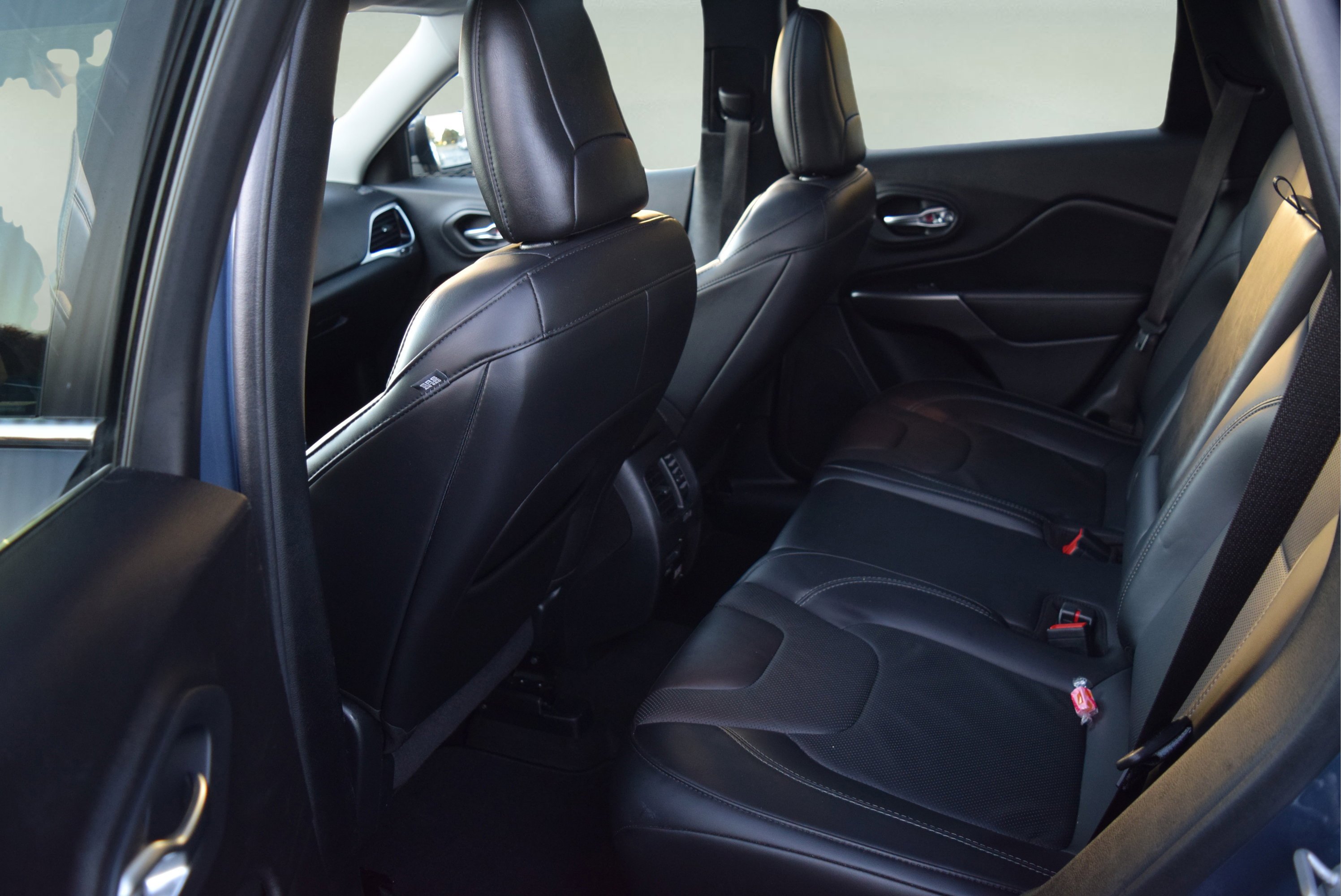 Used 2020 Jeep Cherokee Limited image 7