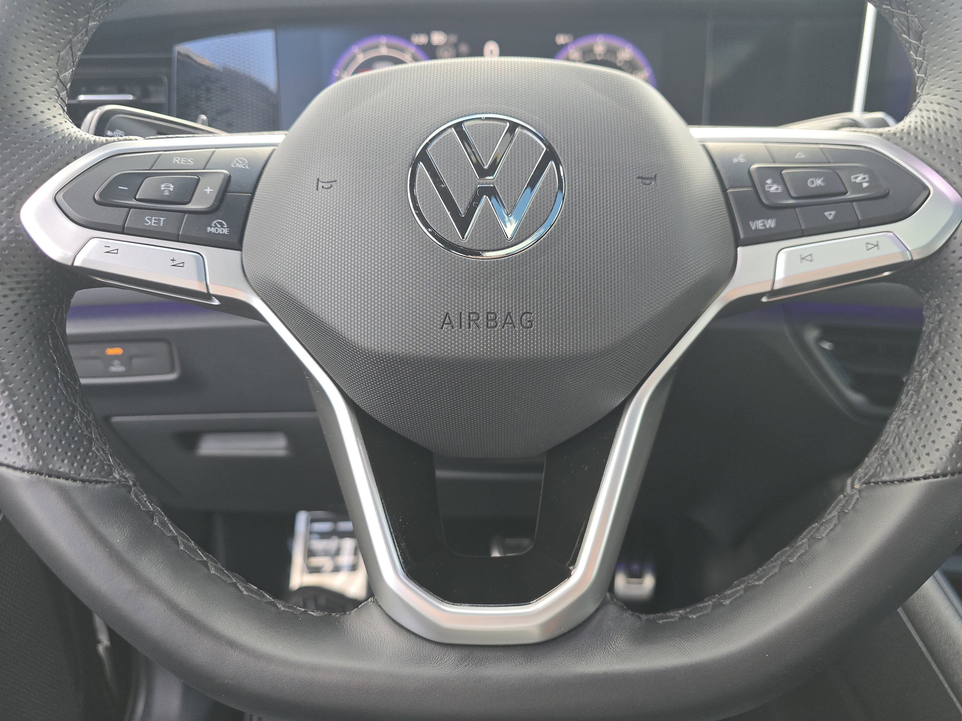 New 2025 Volkswagen Tiguan SE R-Line image 22