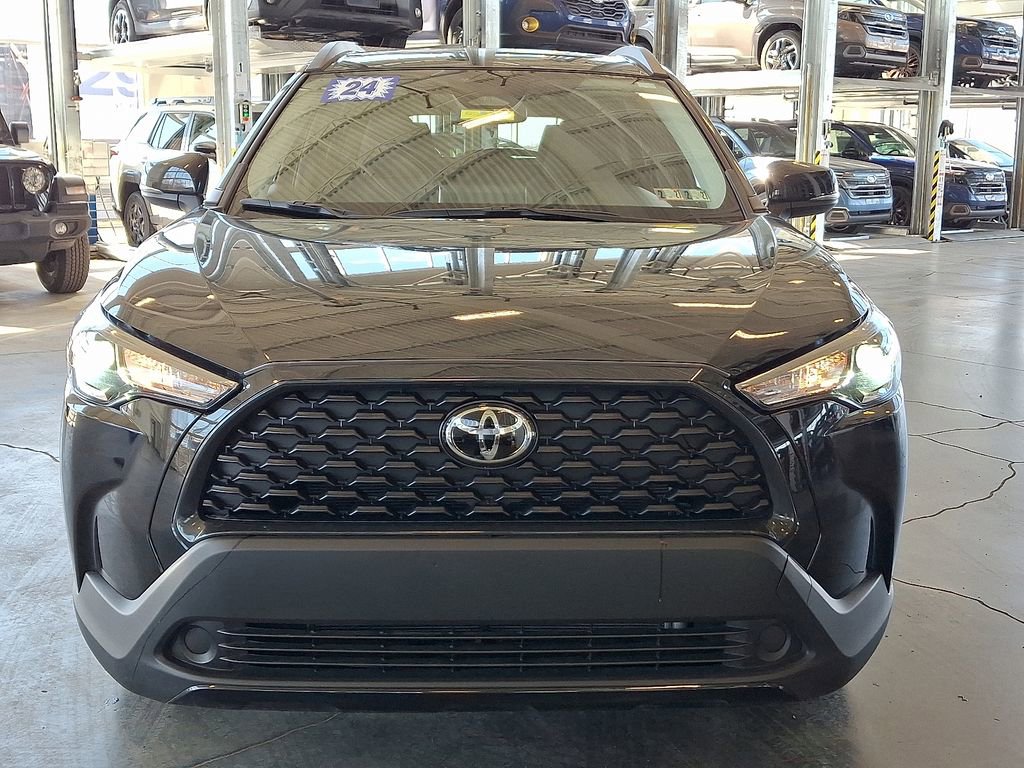 Used 2024 Toyota Corolla Cross LE image 5