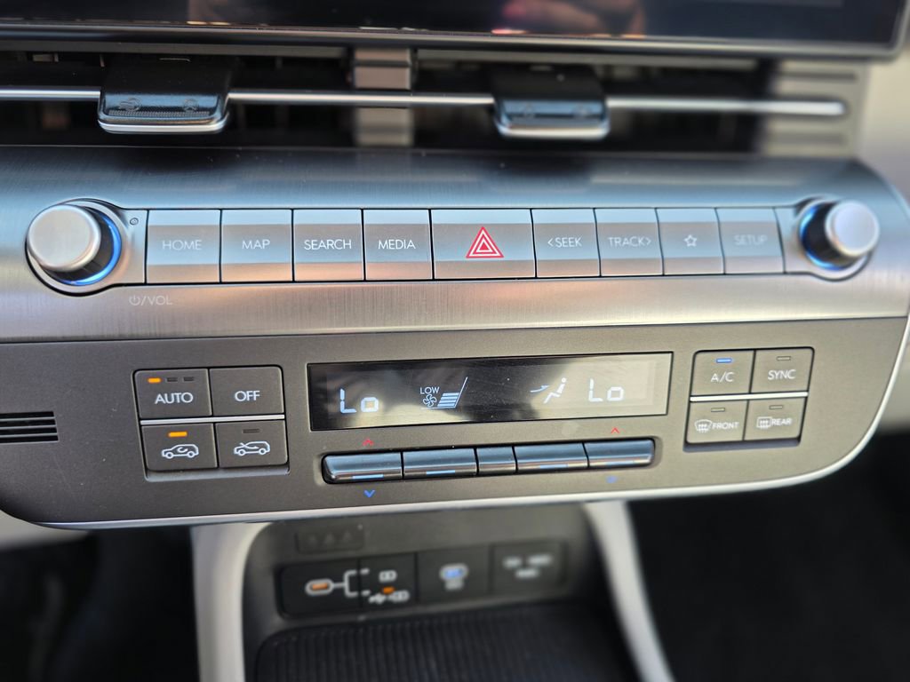 Certified 2025 Hyundai Kona SEL FWD image 30
