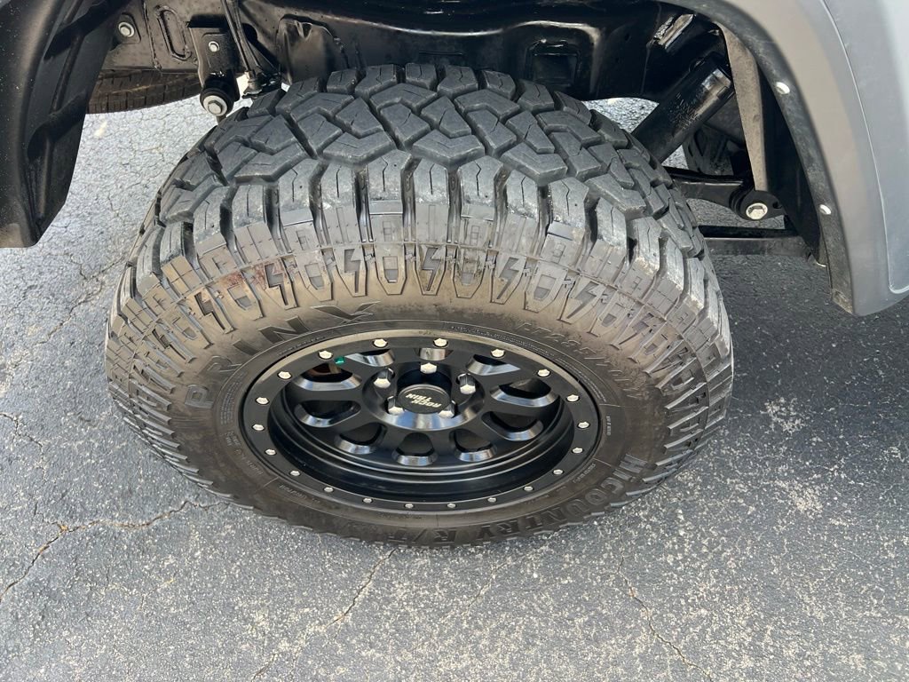 Used 2023 Jeep Gladiator Sport image 13