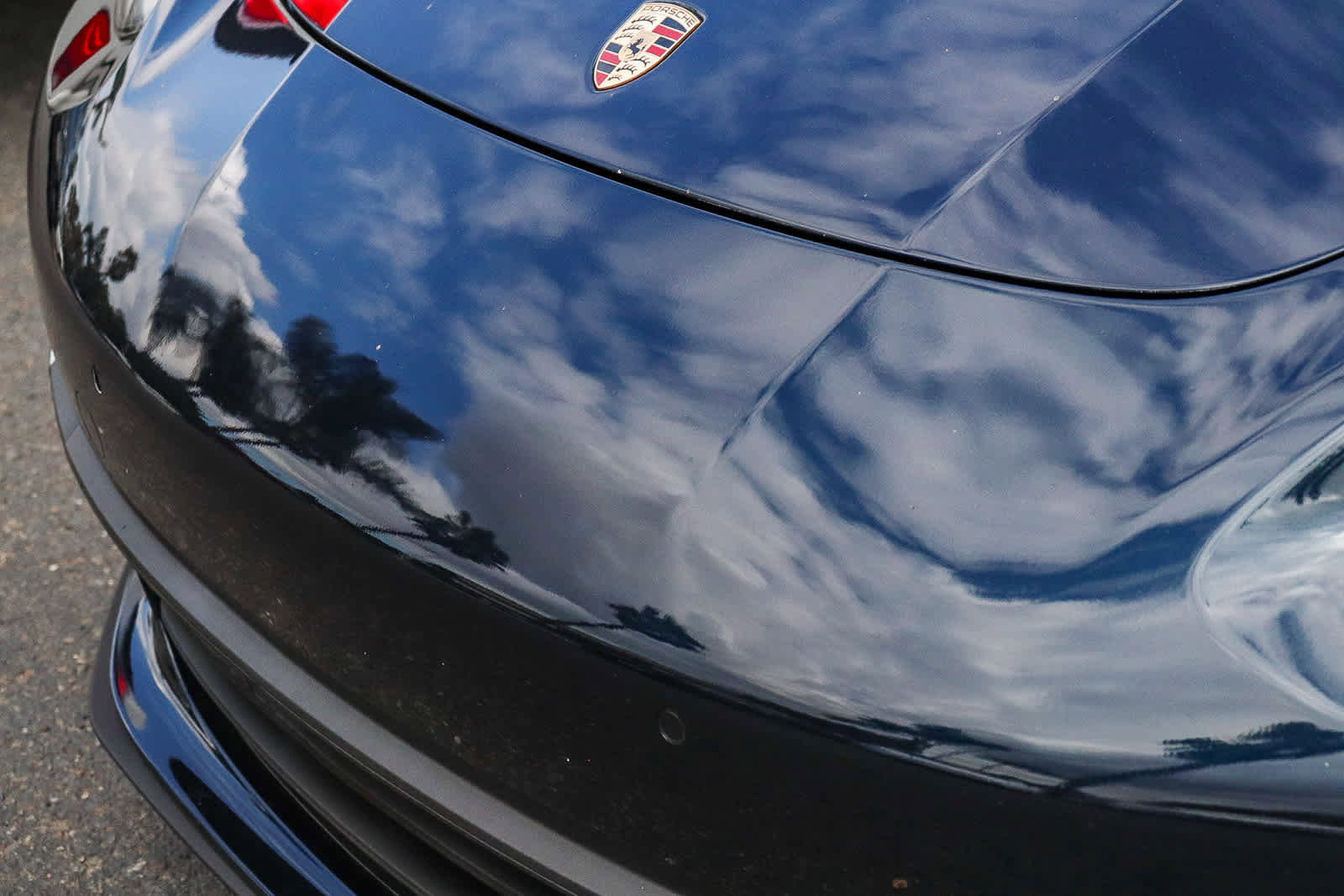 Used 2017 Porsche Panamera 4 AWD/4WD image 3