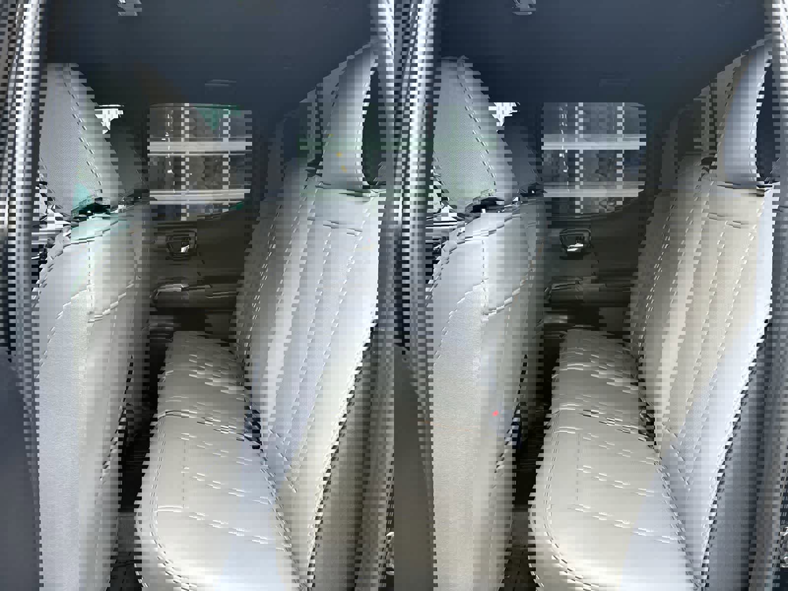 Used 2020 Toyota Tacoma TRD Off-Road w/ Technology Package image 8