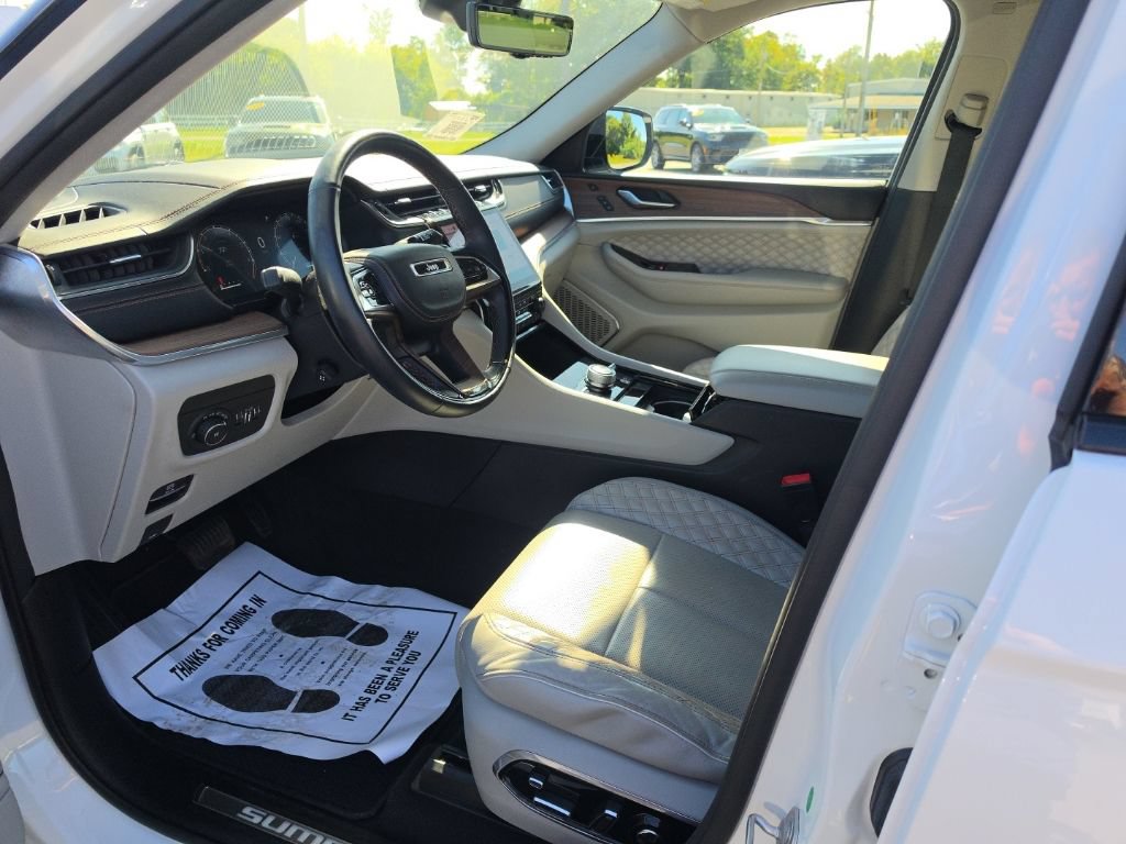 Used 2022 Jeep Grand Cherokee Summit w/ Adv Protech Group IV AWD/4WD image 9