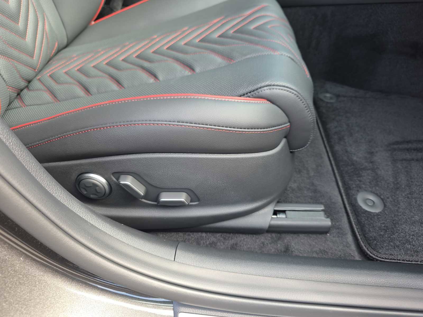 New 2026 Genesis G80 2.5T Sport Prestige image 31