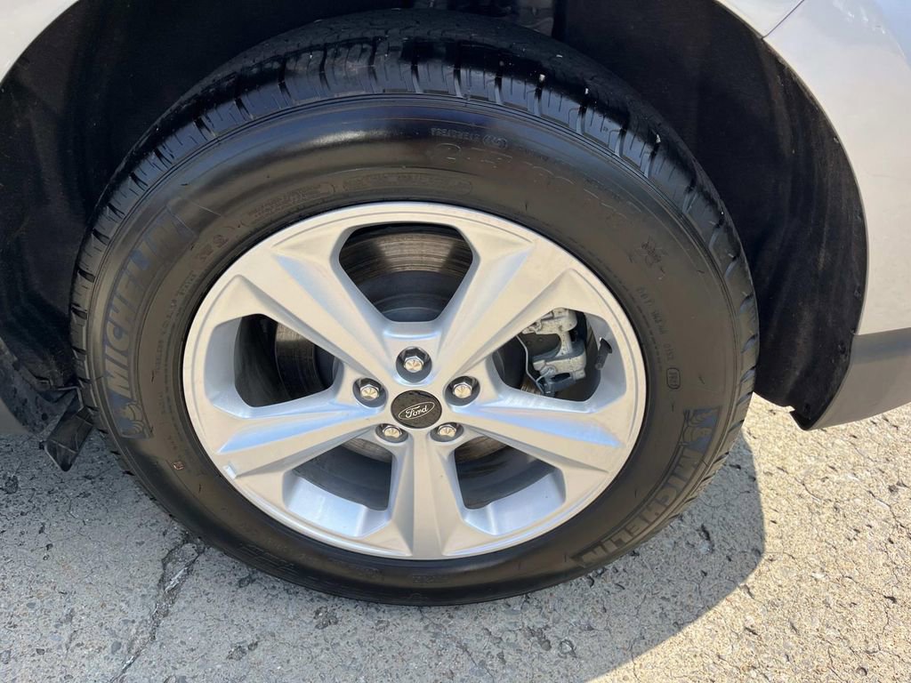 Used 2024 Ford Edge SE image 12