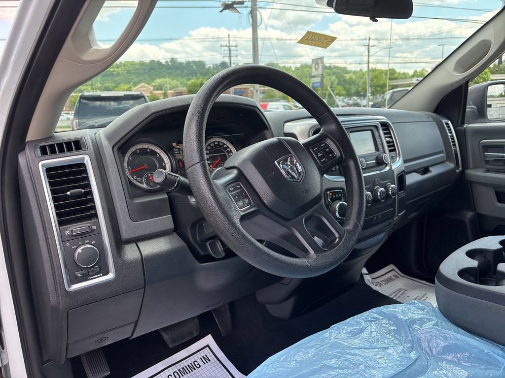 Used 2017 RAM 1500 Classic SLT AWD/4WD image 16