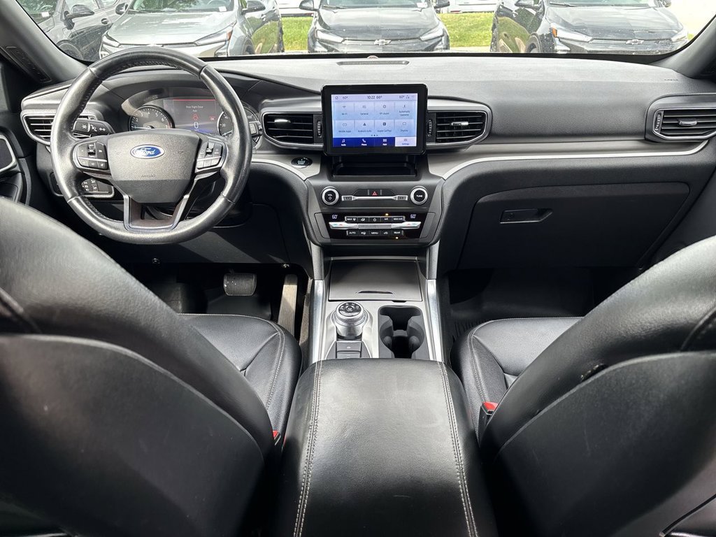 Used 2020 Ford Explorer XLT w/ Equipment Group 202A AWD/4WD image 24
