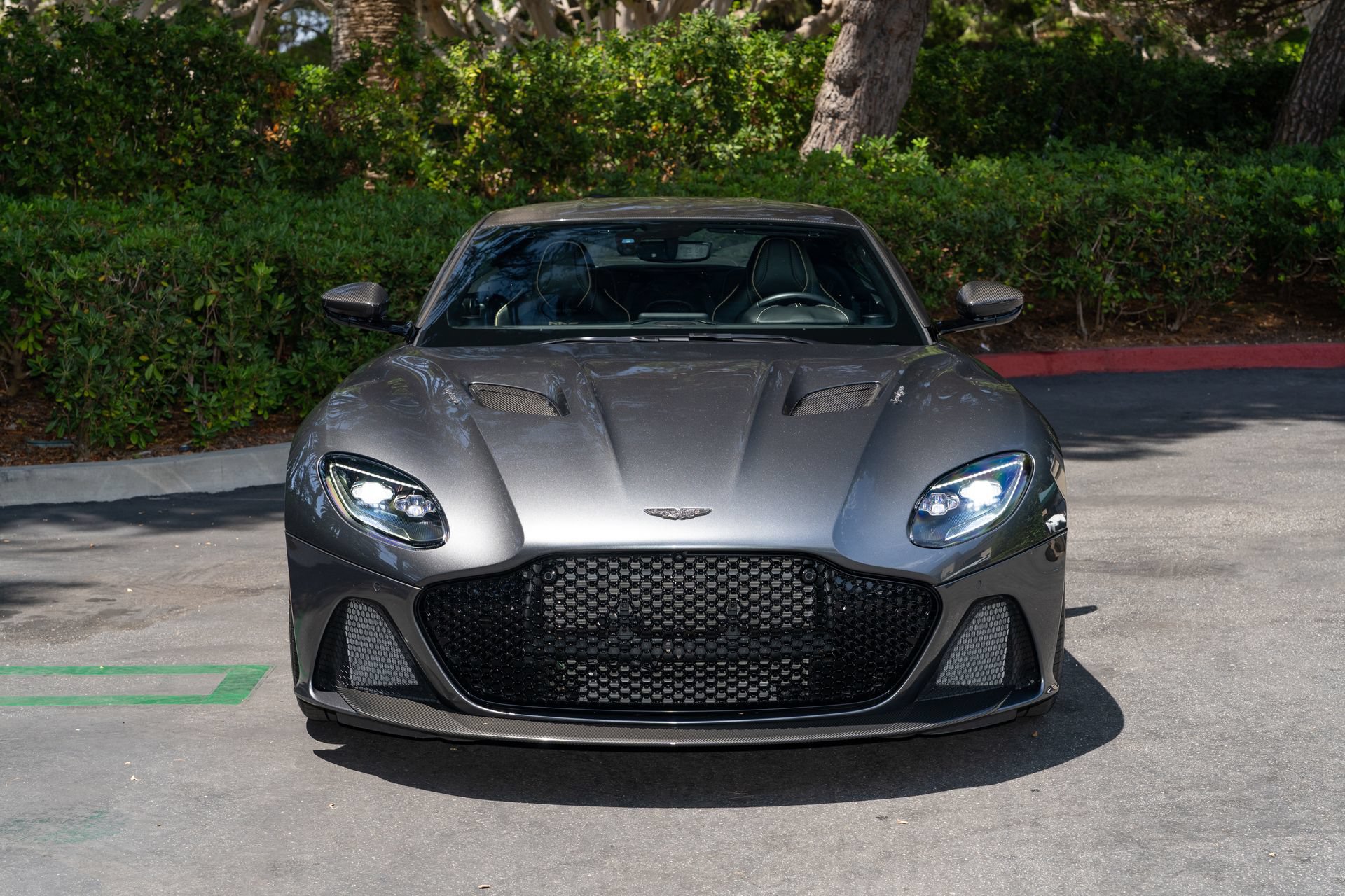 Used 2019 Aston Martin DBS Superleggera RWD image 4