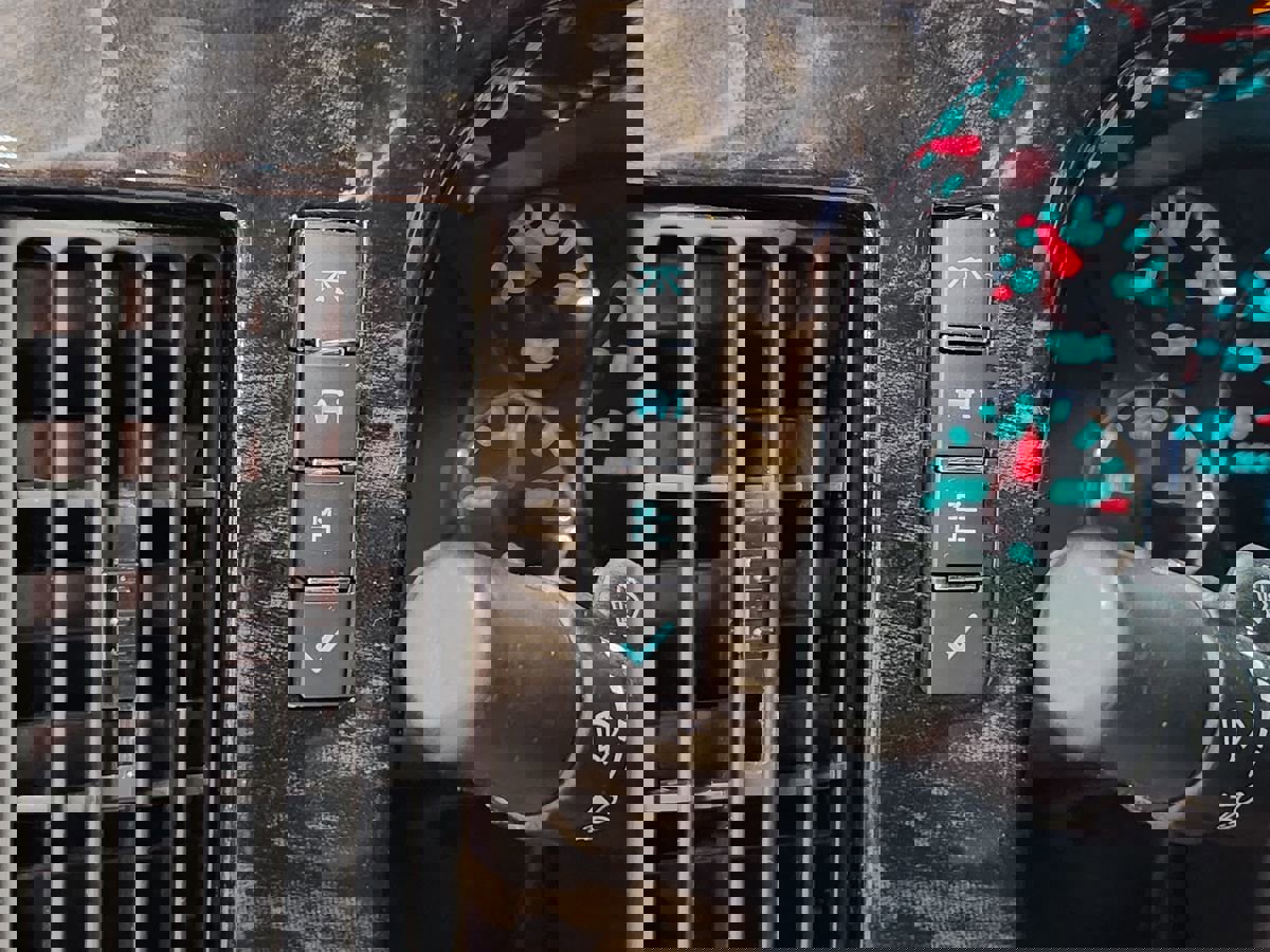 Used 2015 Chevrolet Express 2500 image 41