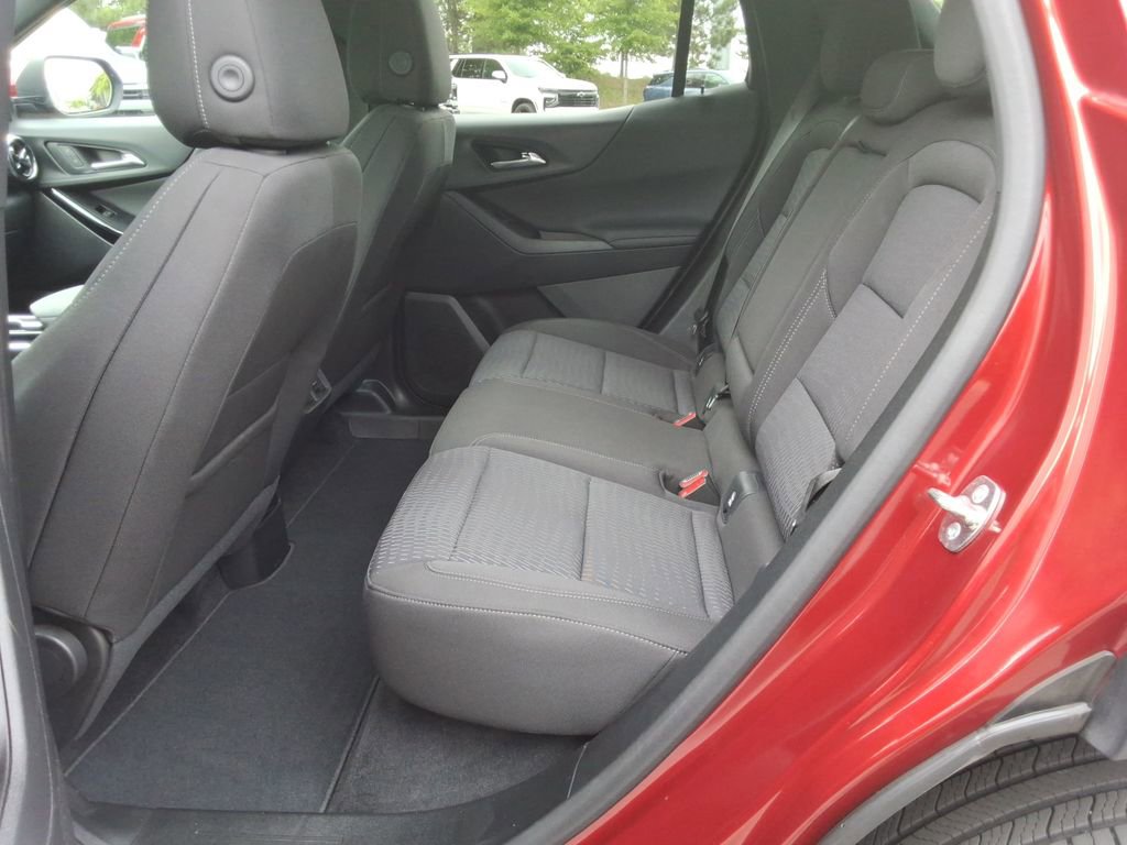 Used 2025 Chevrolet Equinox LT w/ Safety and Technology Package FWD image 18