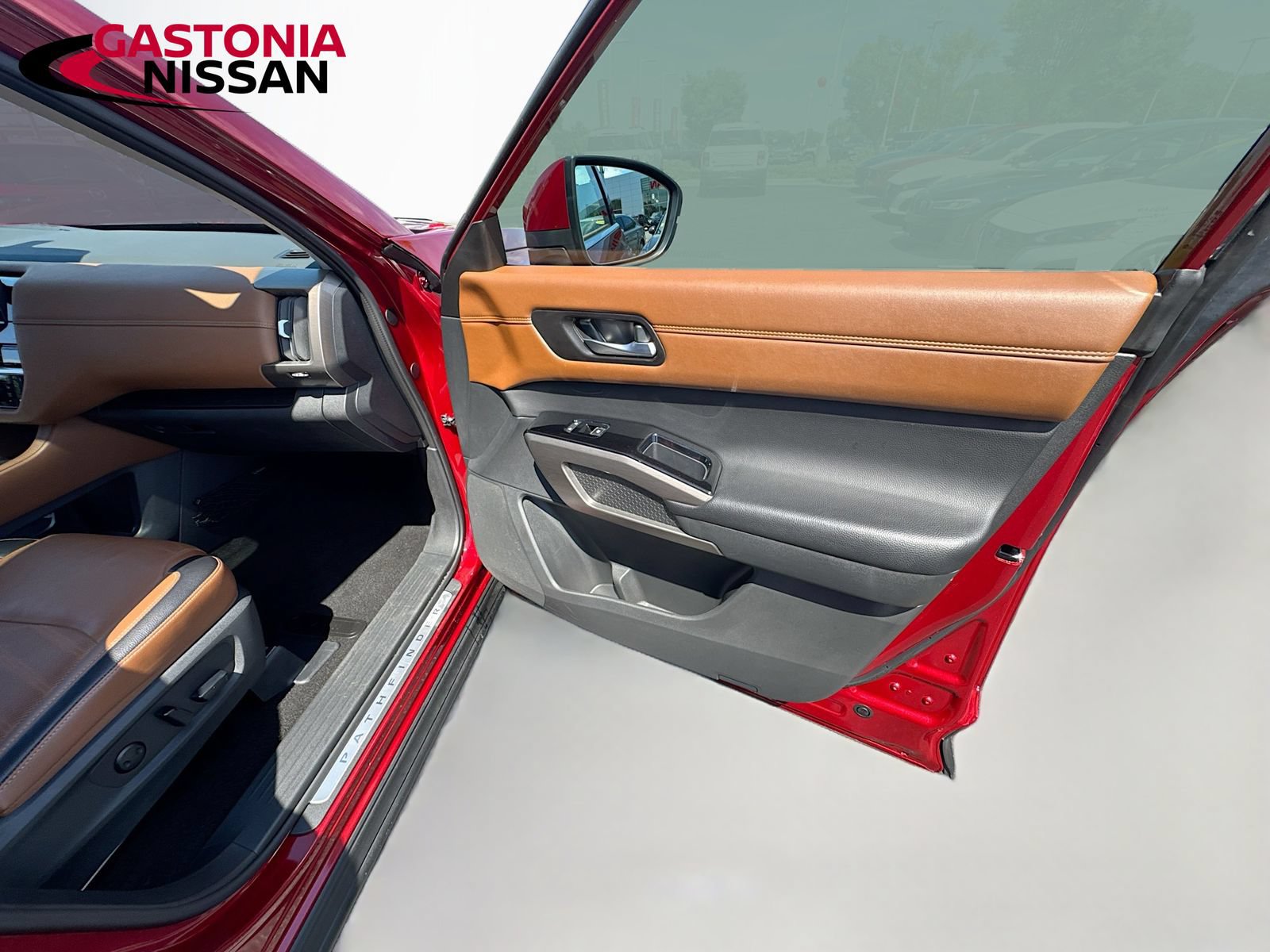Used 2024 Nissan Pathfinder Platinum w/ Cargo Package FWD image 41