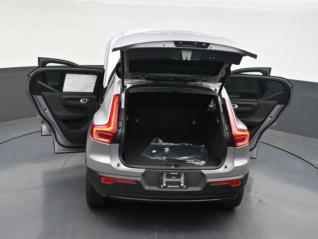 New 2026 Volvo XC40 B5 Plus w/ Climate Package AWD/4WD image 33
