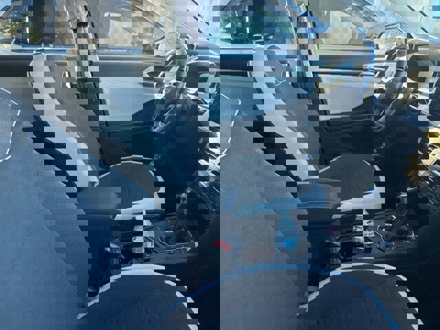 Used 2025 Volkswagen Taos SE image 12