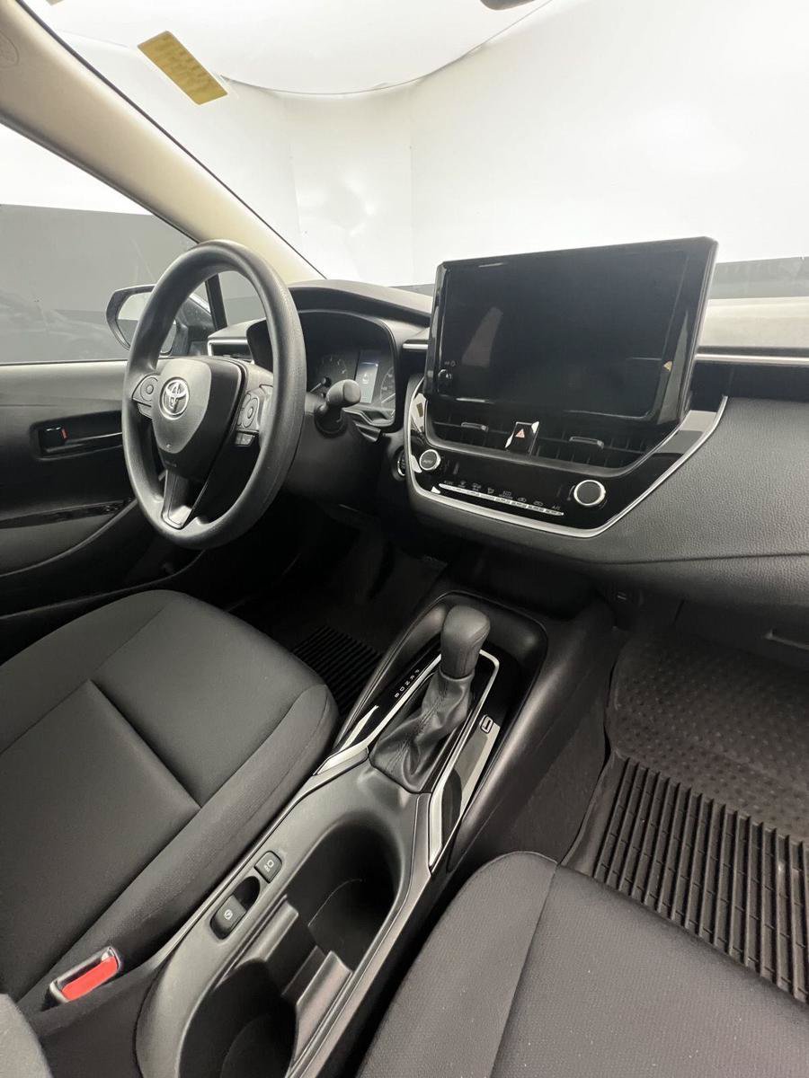 Used 2025 Toyota Corolla LE w/ Convenience Package FWD image 20