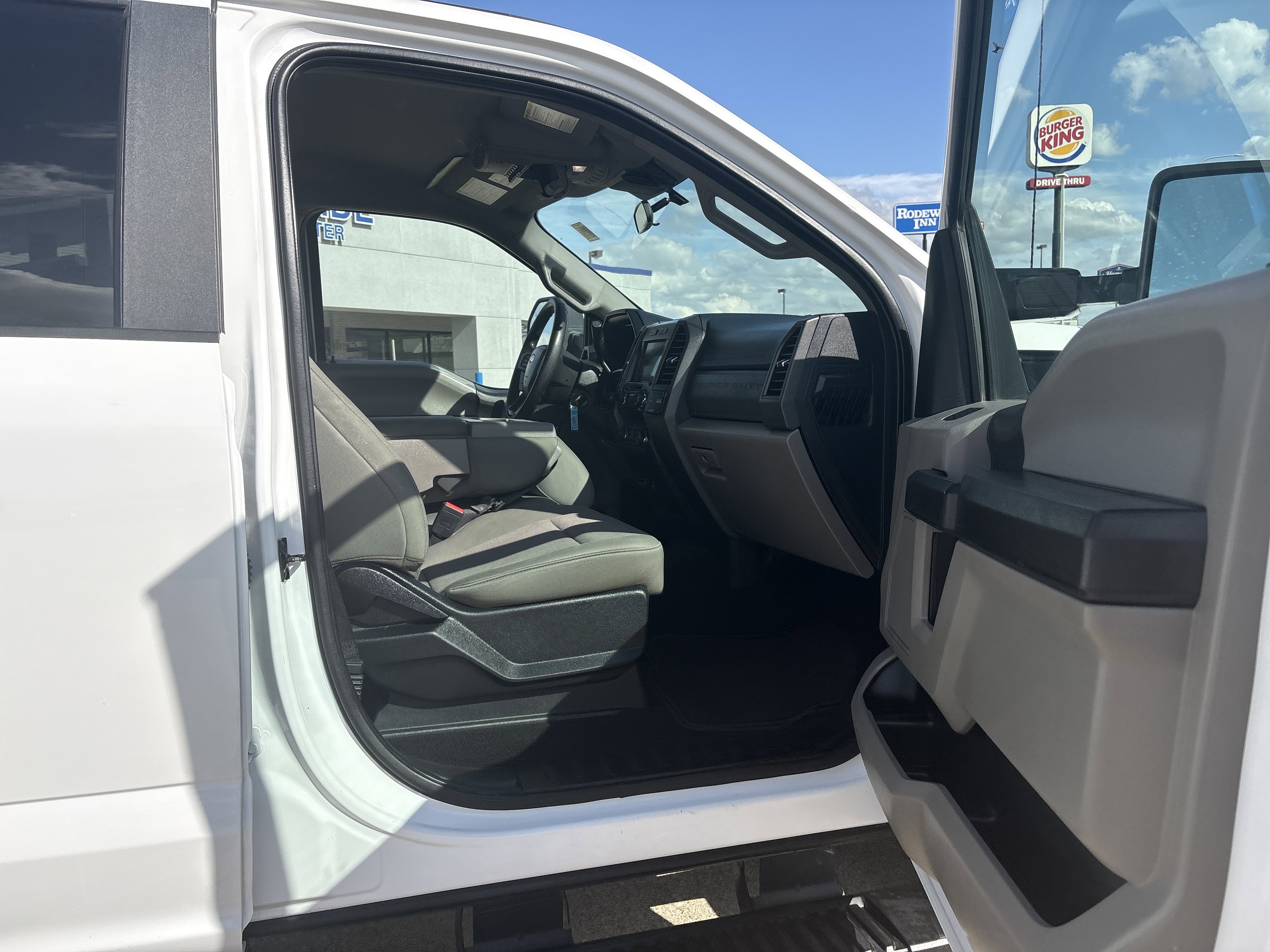 Used 2021 Ford F250 XL w/ STX Appearance Package AWD/4WD image 13