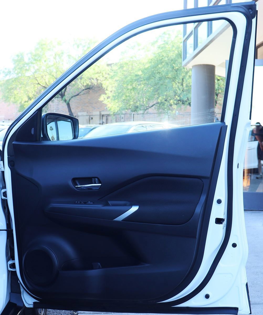 Used 2021 Nissan Kicks SV FWD image 33