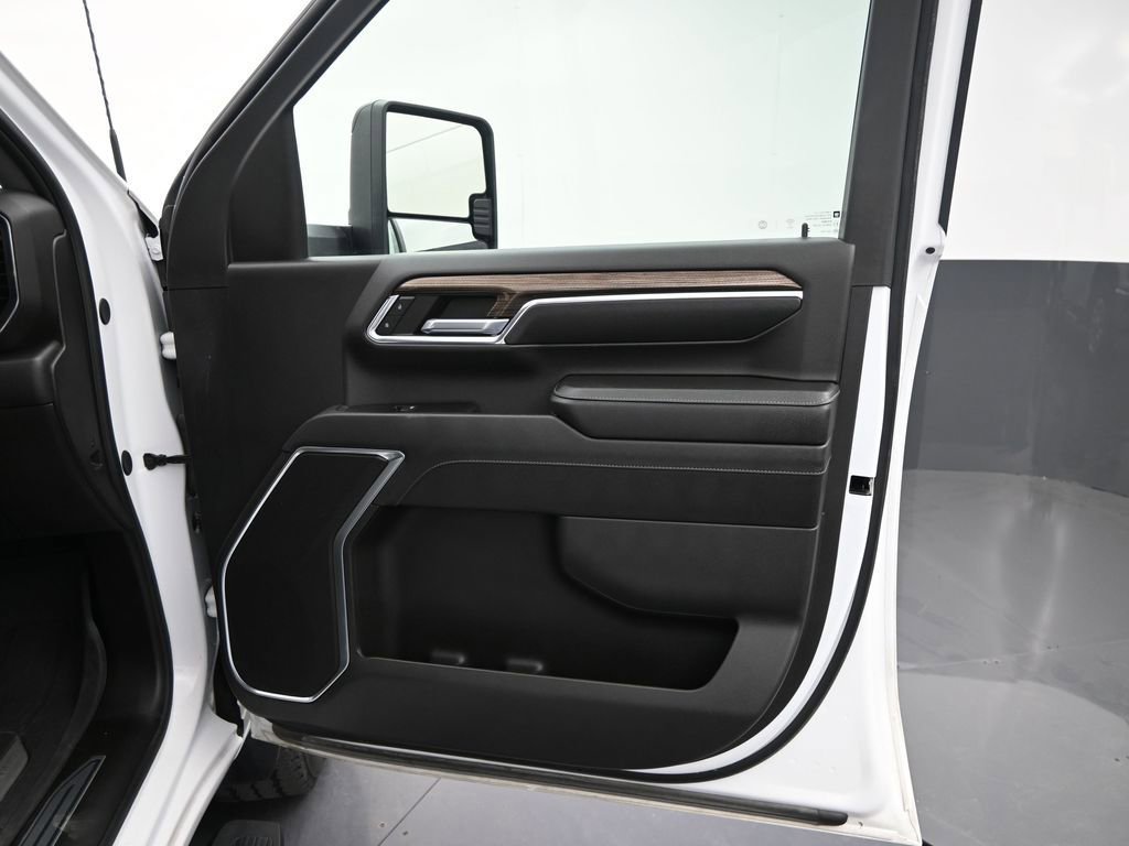 Used 2024 Chevrolet Silverado 2500 LT w/ Convenience Package image 37