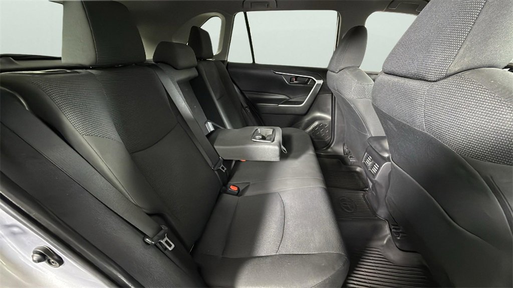 Used 2022 Toyota RAV4 LE image 25