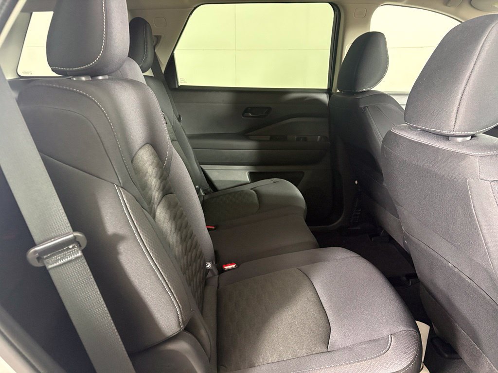 Used 2024 Nissan Pathfinder SV FWD image 17